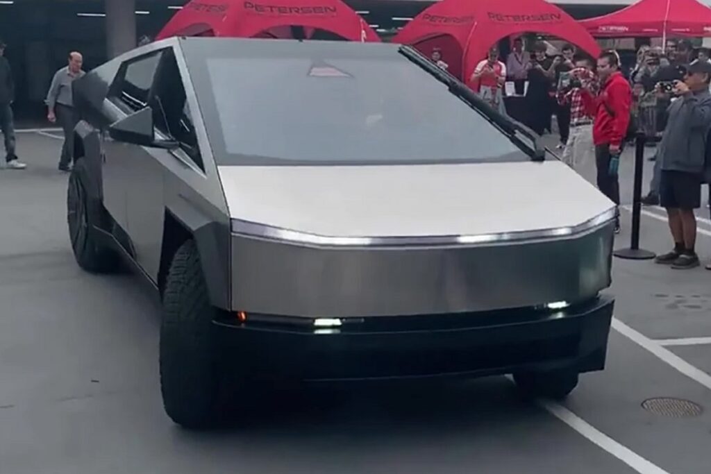 Tesla Cybertruck กระบะคันแรกจากทางเทสร่า เราน่าจะได้เห็นเวอร์ใช้งานจริง ...